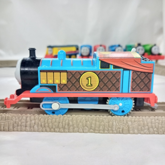 Thomas & Friends Trackmaster Armored No Helmet Motorized Train 2013 Gullane - Picture 3 of 8